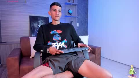 Aaron online show from December 17, 2025, 11:38 am