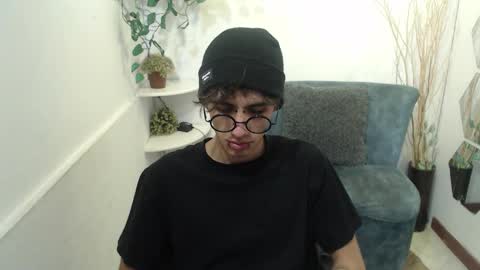 Snapshot of aaronbeer_ chatting on February 26, 2026, 11:42 am Aaron online show from February 26, 2026, 11:42 am