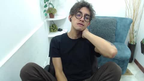 Snapshot of aaronbeer_ chatting on February 27, 2026, 11:54 am Aaron online show from February 27, 2026, 11:54 am