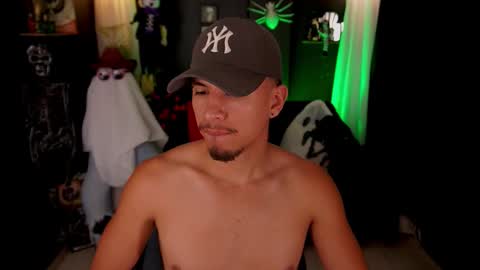 AARON  online show from October 24, 2025, 2:19 am