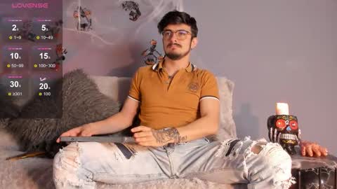 Snapshot of aaronfuentes7 chatting on October 10, 2025, 8:19 pm aaronfuentes7 online show from October 10, 2025, 8:19 pm
