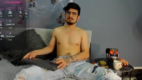 Snapshot of aaronfuentes7 chatting on October 11, 2025, 6:39 pm aaronfuentes7 online show from October 11, 2025, 6:39 pm