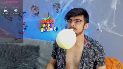 Snapshot of aaronfuentes7 chatting on October 15, 2025, 7:03 pm aaronfuentes7 online show from October 15, 2025, 7:03 pm