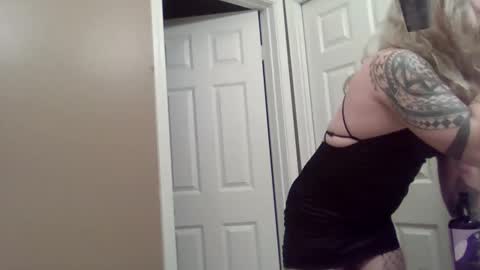 aaronprezent online show from January 26, 2025, 11:28 am