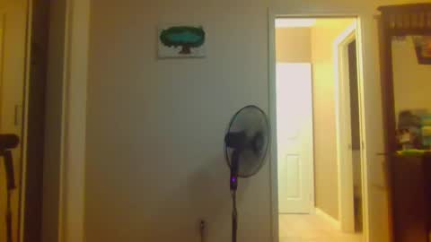 aaronprezent online show from October 5, 2025, 7:50 am