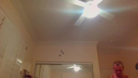 aaronprezent online show from October 29, 2025, 8:49 am