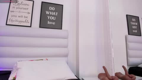 abbey_walker online show from March 13, 2026, 11:06 am