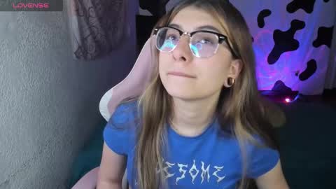 Snapshot of abbie_senjen chatting on February 27, 2026, 1:16 am April online show from February 27, 2026, 1:16 am