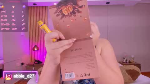 Abbie Edmond  online show from January 9, 2026, 4:04 am