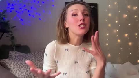 Abbie online show from December 18, 2025, 3:18 pm