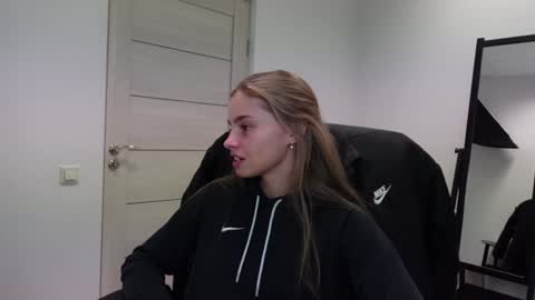 ABBY LAKER online show from January 1, 2025, 8:15 pm