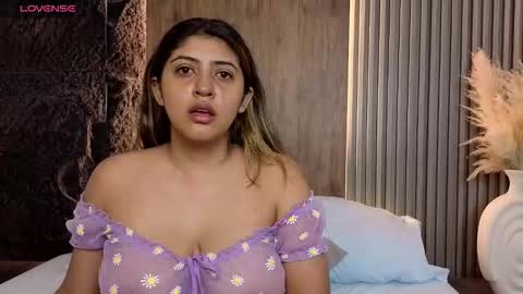 Abbygail online show from November 10, 2025, 12:37 pm