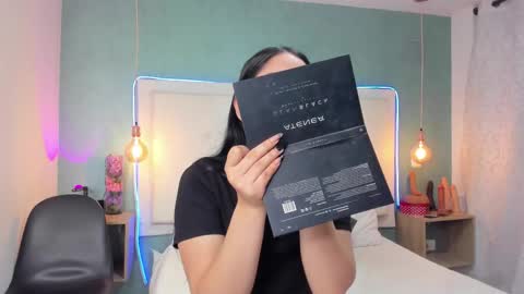 Abby Dixon  online show from December 17, 2025, 2:01 pm