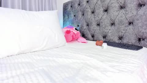 Snapshot of abbyfoxx_ chatting on February 28, 2025, 3:37 am Abby online show from February 28, 2025, 3:37 am