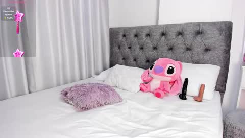 Snapshot of abbyfoxx_ chatting on October 8, 2025, 3:53 pm Abby online show from October 8, 2025, 3:53 pm
