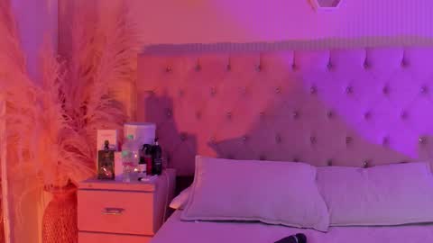 ABBY online show from December 18, 2025, 10:27 pm