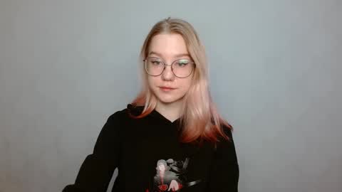 Snapshot of abbymoore__ chatting on December 24, 2024, 9:06 am Abby Lovense is active online show from December 24, 2024, 9:06 am