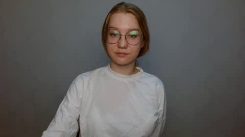 Snapshot of abbymoore__ chatting on December 27, 2024, 12:12 pm Abby Lovense is active online show from December 27, 2024, 12:12 pm