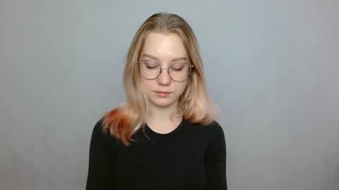 Snapshot of abbymoore__ chatting on January 5, 2025, 9:05 am Abby Lovense is active online show from January 5, 2025, 9:05 am