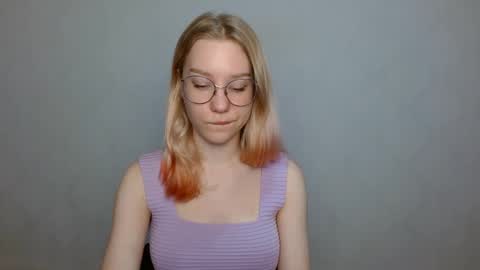 Snapshot of abbymoore__ chatting on January 10, 2025, 8:18 am Abby Lovense is active online show from January 10, 2025, 8:18 am