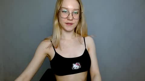 Snapshot of abbymoore__ chatting on March 1, 2025, 11:17 am Abby Lovense is active online show from March 1, 2025, 11:17 am