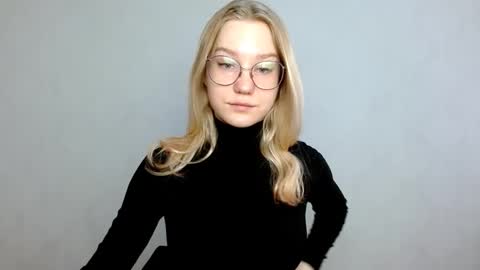 Snapshot of abbymoore__ chatting on March 6, 2025, 8:30 am Abby Lovense is active online show from March 6, 2025, 8:30 am