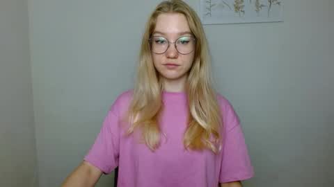 Snapshot of abbymoore__ chatting on September 19, 2025, 10:27 am Abby Lovense is active online show from September 19, 2025, 10:27 am