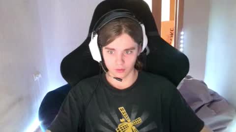 abbysal_blade online show from October 23, 2025, 6:23 am