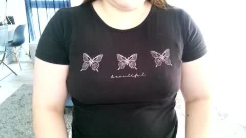 abbyvibe online show from October 31, 2025, 9:32 am