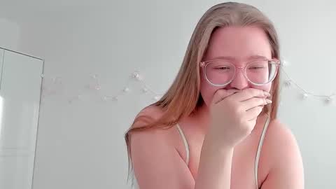 Snapshot of abbywyte chatting on March 22, 2026, 2:42 pm Abby Stream at Sat Sun Mon Fri online show from March 22, 2026, 2:42 pm