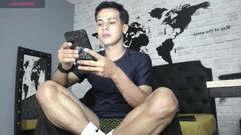 Independence model AbelAsburgo online show from January 30, 2025, 11:24 pm