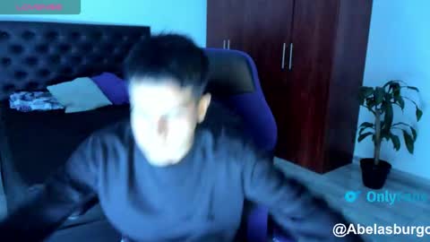 Independence model AbelAsburgo online show from November 14, 2025, 5:50 am