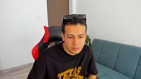 Independence model AbelAsburgo online show from March 14, 2026, 7:19 pm