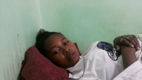 Snapshot of abella677022 chatting on February 15, 2026, 8:05 pm abella677022 online show from February 15, 2026, 8:05 pm