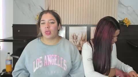 abella_as_ online show from September 26, 2025, 2:54 pm