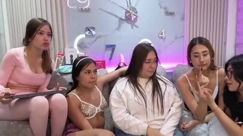 abella_as_ online show from February 28, 2026, 4:35 am