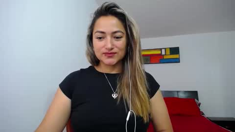 ximena online show from February 19, 2025, 12:44 pm