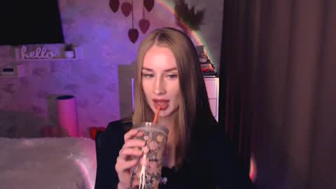 Anna online show from October 20, 2025, 6:41 pm