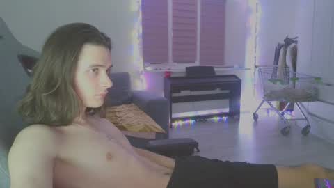 hi  cum in pvt noi extra tip online show from February 8, 2025, 2:38 pm