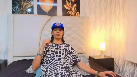 Snapshot of abravanel_sefardi chatting on May 16, 2026, 10:41 pm Abrovanel online show from May 16, 2026, 10:41 pm