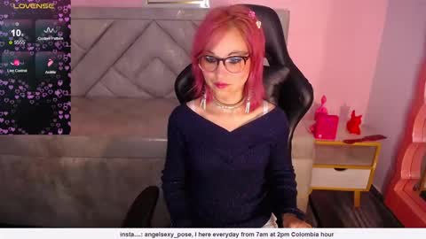 abril_ch_ online show from February 18, 2026, 12:23 pm