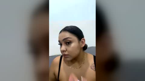 abril_gomez_11 online show from January 18, 2026, 8:34 pm