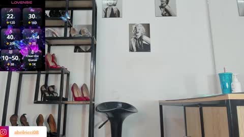 Snapshot of abril_ricci chatting on December 29, 2024, 4:27 am Abril online show from December 29, 2024, 4:27 am