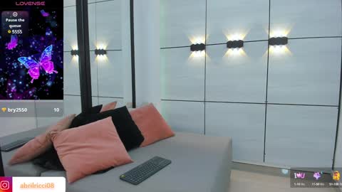 Snapshot of abril_ricci chatting on January 25, 2025, 4:23 am Abril online show from January 25, 2025, 4:23 am