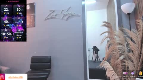 Snapshot of abril_ricci chatting on January 30, 2025, 10:19 am Abril online show from January 30, 2025, 10:19 am