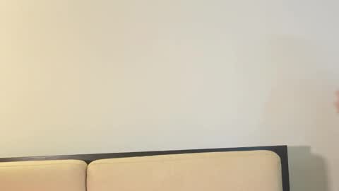 Abril Colls online show from February 28, 2026, 10:44 pm