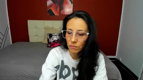 Snapshot of abrillee1 chatting on February 25, 2025, 7:58 pm ABRIL online show from February 25, 2025, 7:58 pm