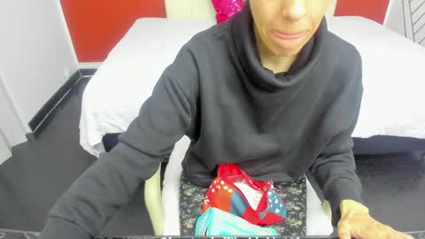 Snapshot of abrillee1 chatting on February 28, 2025, 7:25 pm ABRIL online show from February 28, 2025, 7:25 pm