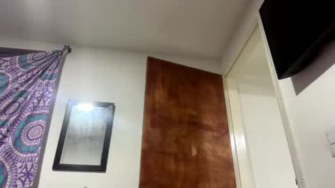 abrilsantosxo online show from May 11, 2026, 12:49 am