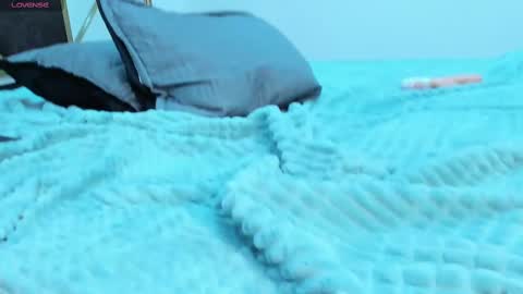 AbrilSonne online show from December 27, 2024, 7:18 am